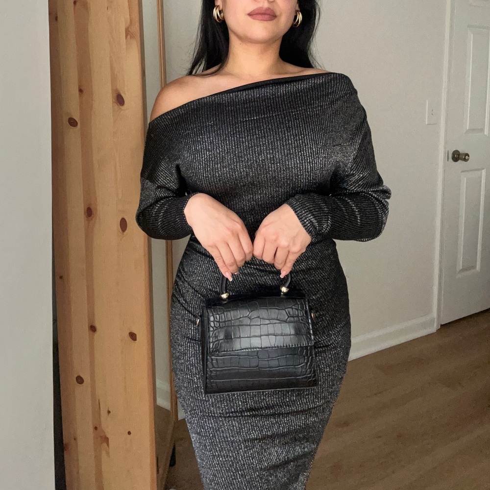 Black shimmer off-shoulder bodycon dress